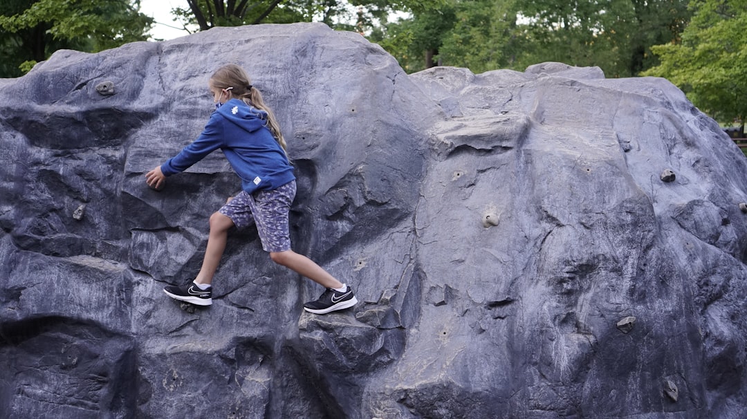 photo-1633859023075-fada2199a42e